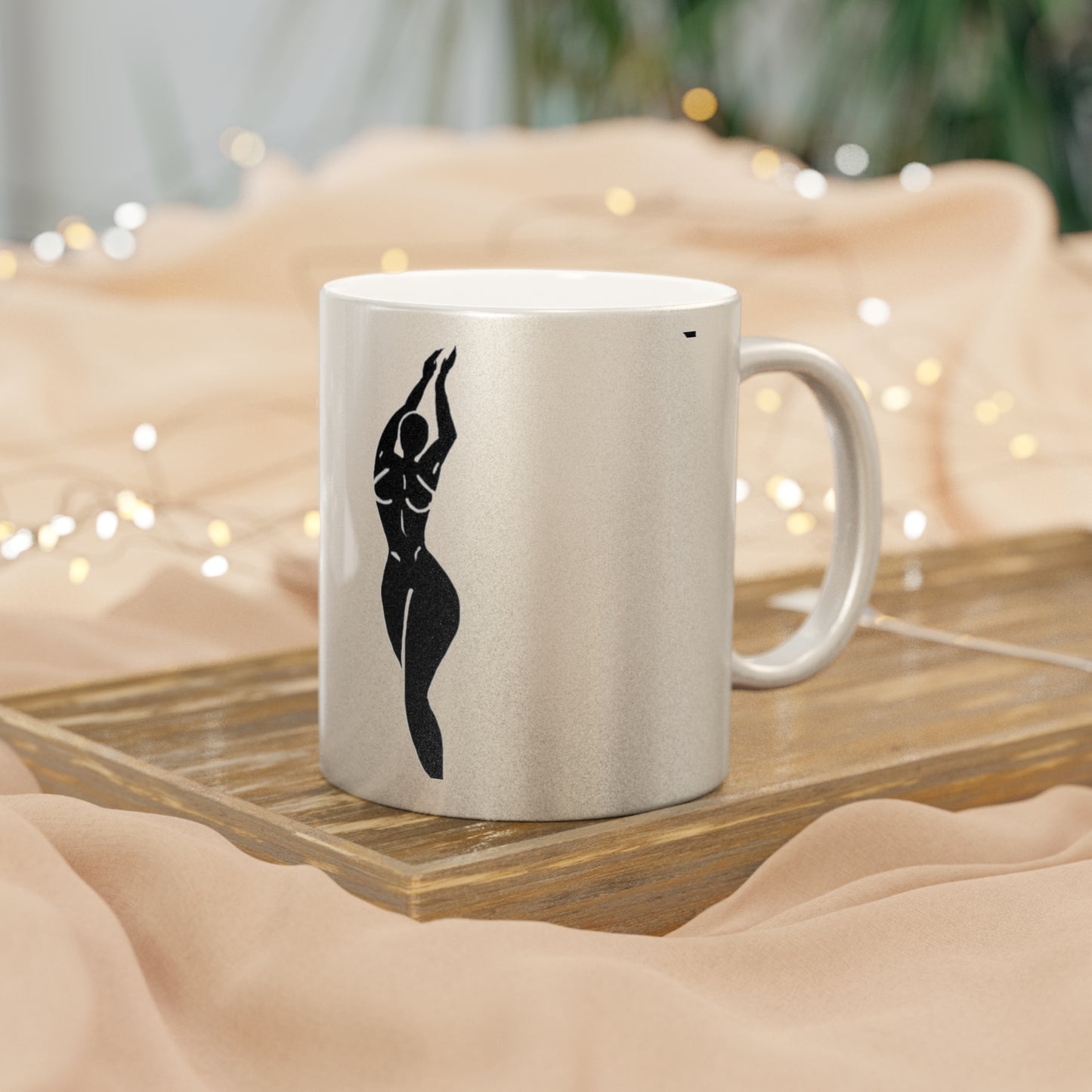Elegant Metallic Mug - Artful Silhouette Design for Unique Gifting. Personalizable